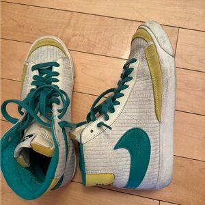 Nike White and Teal Athletic Shoes